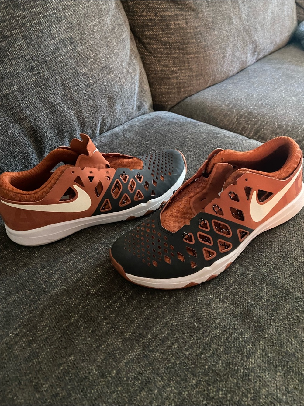 Nike Texas Longhorns Orange and Black Men’s Training Sneakers Shoes